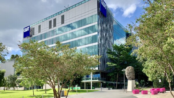 Queensland University of Technology（QUT）紹介ブログ ― ブリスベンで「実践重視」で学びたい学生へ